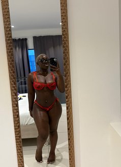 Black - puta in Ras al-Khaimah Photo 6 of 9