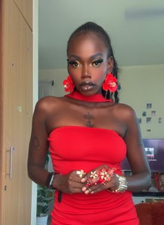 Blackbarbie - puta in Mombasa Photo 6 of 8