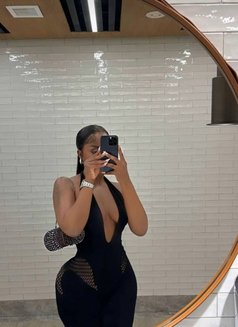 Blackcoffee - puta in Kuala Lumpur Photo 1 of 3