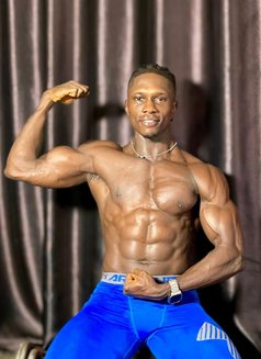 Blackie - Acompañantes masculino in Dubai Photo 2 of 5