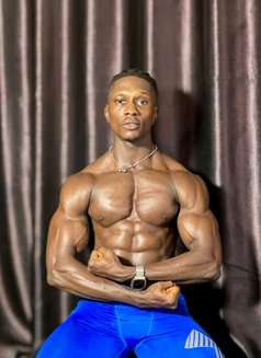 Blackie - Acompañantes masculino in Dubai Photo 3 of 5