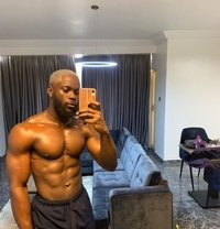 Blackkingxl - Male escort in Dubai