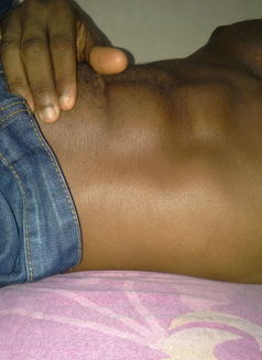 Blackmusclehunk - Acompañantes masculino in Lagos, Nigeria Photo 2 of 5