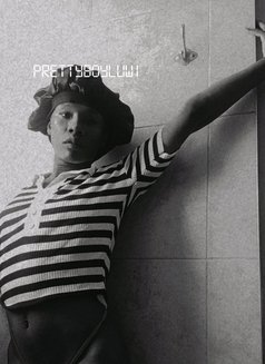 Blacktoy - Transsexual escort in Nairobi Photo 1 of 6