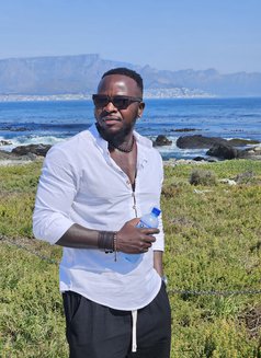 BlackVip Sensual Massage - Male escort in Johannesburg Photo 3 of 7