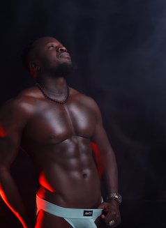 BlackVip Sensual Massage - Male escort in Johannesburg Photo 4 of 7