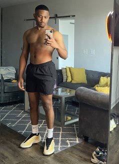 Blacky - Male escort in Riyadh Photo 6 of 11