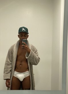 Blacky - Male escort in Riyadh Photo 7 of 11