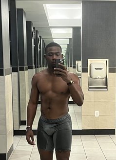 Blacky - Male escort in Riyadh Photo 8 of 11