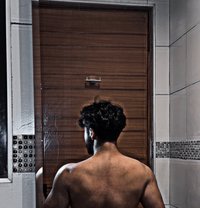 Blade New Arab - Acompañantes masculino in Nairobi