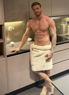 BlaineSeid - Male escort in Dubai Photo 5 of 5