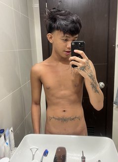 Blaire - Male escort in Manila Photo 3 of 14
