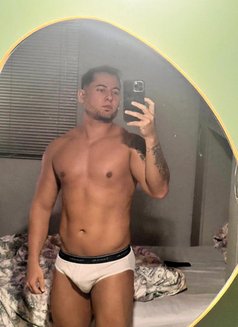 Blake - Male escort in Dubai Photo 3 of 6
