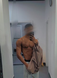 Blakkked - Male adult performer in Dubai Photo 1 of 2
