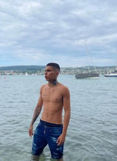 Blanco - Male escort in London Photo 1 of 6