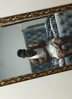 Blaq - Male escort in Accra Photo 3 of 4