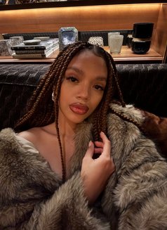 𝐁𝐥𝐚𝐬𝐢𝐚𝐧 𝐁𝐨𝐦𝐛𝐬𝐡𝐞𝐥𝐥 • MNL - escort in Manila Photo 4 of 6