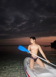 BLASTER YOUNG - Acompañantes masculino in Bali Photo 2 of 5