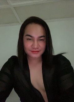 Blessy - Transsexual escort in Singapore Photo 3 of 6