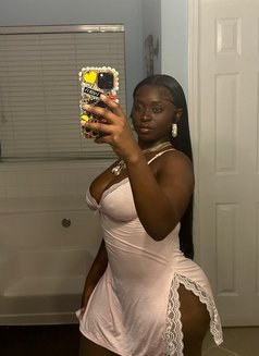 Blinda - escort in Vienna Photo 2 of 2