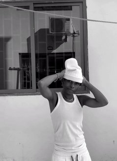 Bliss - escort in Accra Photo 3 of 5