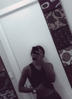 Bliss - escort in Accra Photo 5 of 6