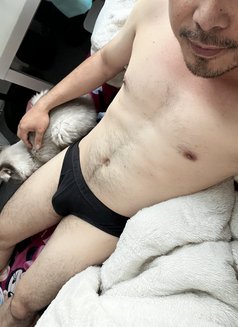 Blissfulltouch69 - masseur in Abu Dhabi Photo 2 of 2