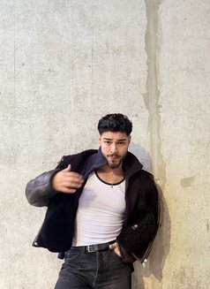 Blok - Male escort in İstanbul Photo 1 of 8