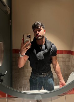 Blok - Male escort in İstanbul Photo 6 of 8