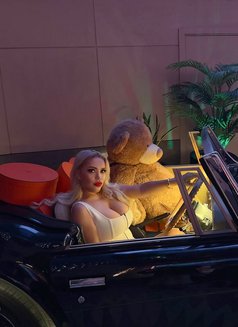 Blonda - escort in Dubai Photo 5 of 8