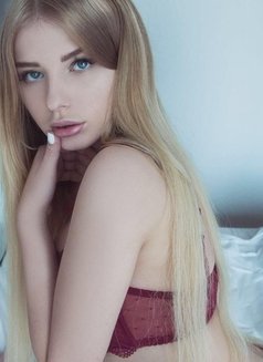 Blonde Bombshell Syt Stella - escort in Singapore Photo 1 of 11