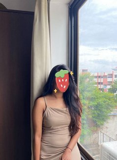 Blonde & Genuine No Advance Escort Servi - puta in Pune Photo 2 of 2