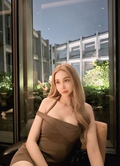 Blonde girl VVIP 🇦🇺 - puta in Seoul Photo 14 of 15