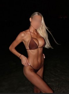 Blonde Model GFE 179cm 🇬🇧 British - puta in Dubai Photo 11 of 11