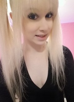 238px x 327px - Blonde Porn Star Visiting, American Transsexual escort in Tokyo
