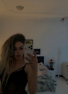 Blondie146 - Male escort in Doha Photo 7 of 7