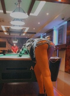 Blondie9967 - Transsexual escort in Dubai Photo 1 of 20