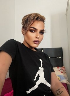 Blondie9967 - Transsexual escort in Dubai Photo 11 of 20