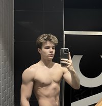 Blondiie - Male escort in İstanbul