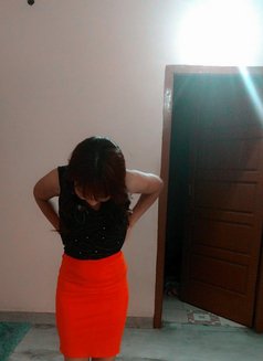 Bloosom - puta in Noida Photo 1 of 3