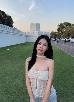 Blossom - Transsexual escort in Bangkok Photo 4 of 7