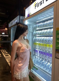 Blossom - Transsexual escort in Bangkok Photo 5 of 7