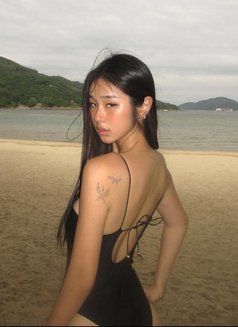 Pick me - escort in Tokyo Photo 2 of 5