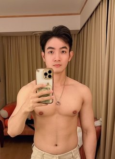 Blue Smile - Male escort in Bangkok Photo 16 of 18