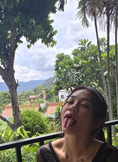 BLUESKY | Hot Thai Pornstar Videocall - puta in Bangkok Photo 10 of 13