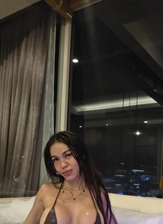 BLUESKY | Hot Thai Pornstar Videocall - puta in Bangkok Photo 15 of 19