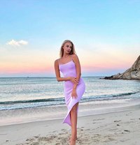 Blythe - escort in Dubai Photo 1 of 6