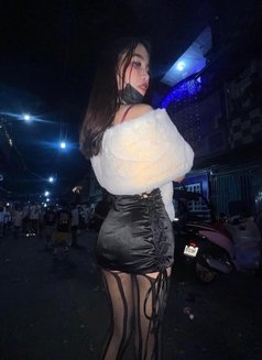 Blythe Santos - Transsexual escort in Manila Photo 4 of 7