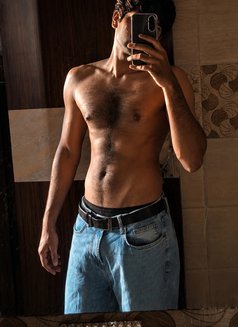Bobber - Male escort in New Delhi Photo 1 of 3