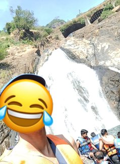 Bobby - escort in New Delhi Photo 1 of 5